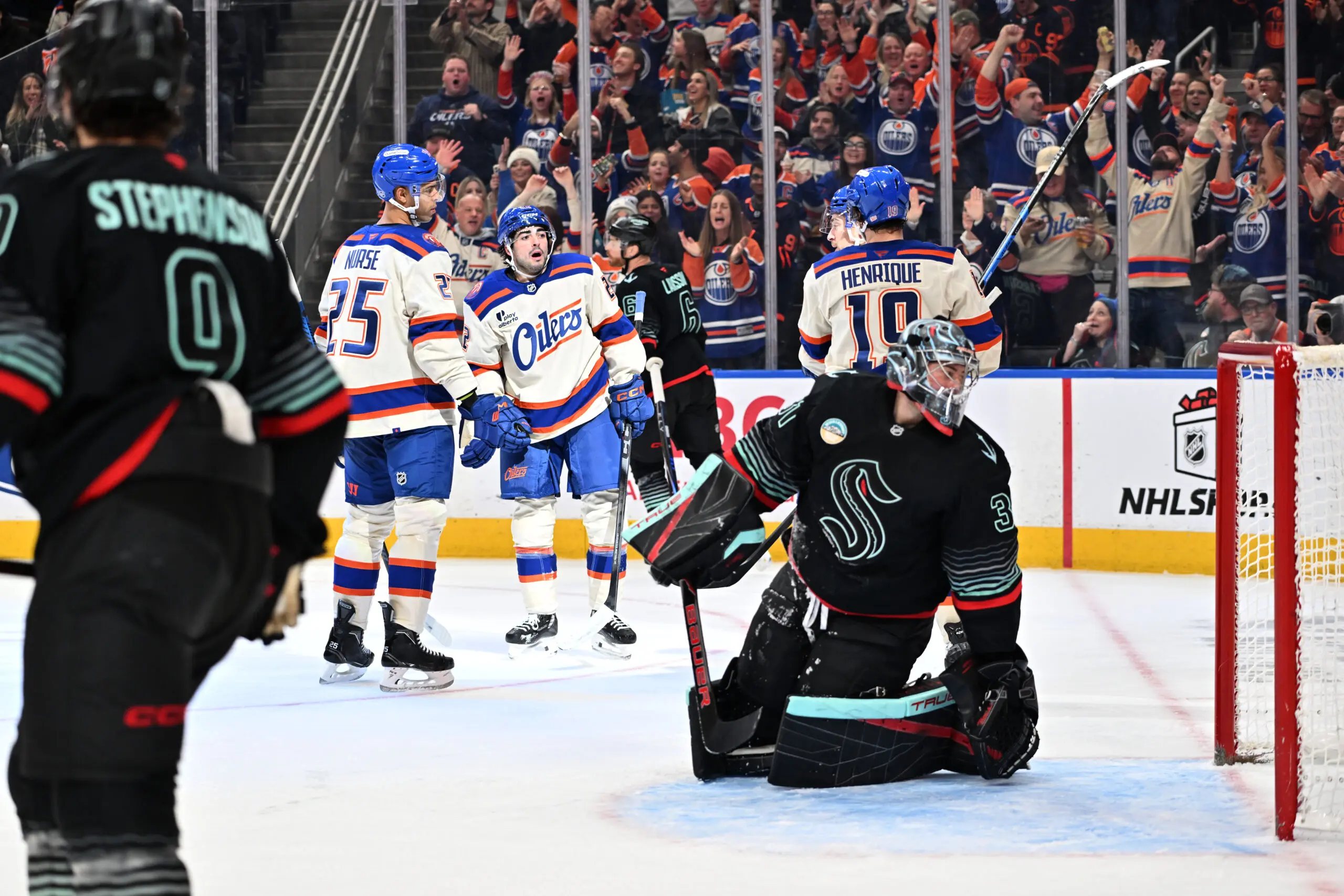 Edmonton Oilers celebrate goal
